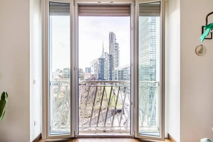 Amazing View Exclusive 9Th Floor Apartment ميلان